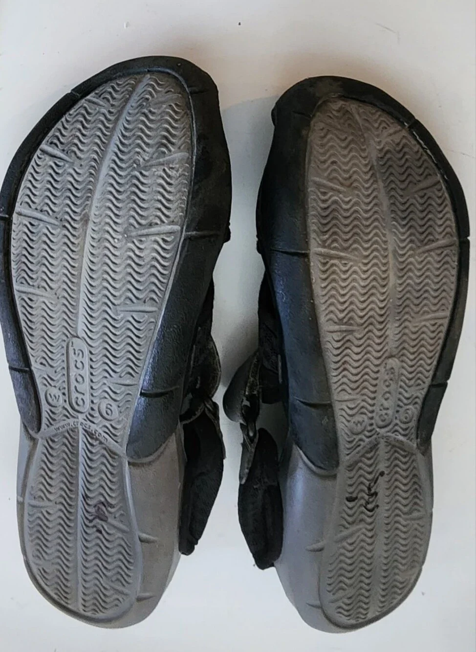 CROCS Men's Black Mesh Water-Friendly Sandal